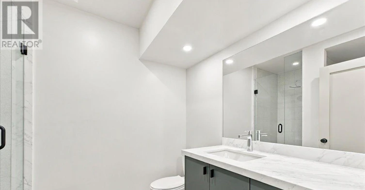BSMT-113 Hatherley Road, Toronto, ON, M6E 1W4 - 14