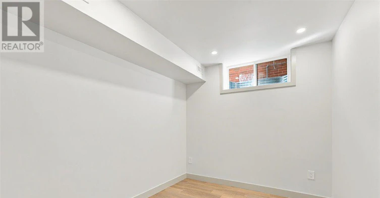 BSMT-113 Hatherley Road, Toronto, ON, M6E 1W4 - 13