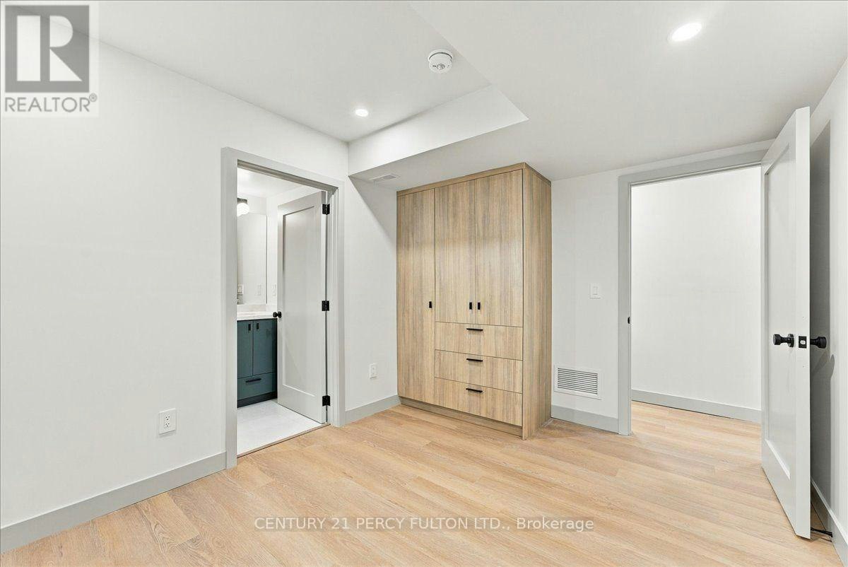 BSMT-113 Hatherley Road, Toronto, ON, M6E 1W4 - 9