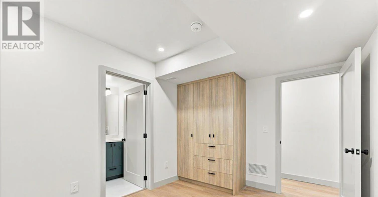 BSMT-113 Hatherley Road, Toronto, ON, M6E 1W4 - 9