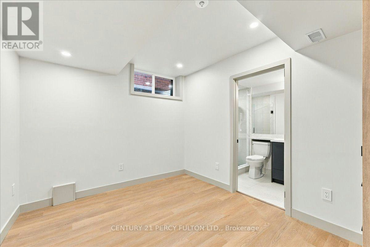 BSMT-113 Hatherley Road, Toronto, ON, M6E 1W4 - 10