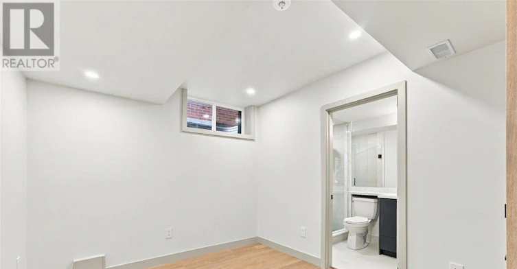BSMT-113 Hatherley Road, Toronto, ON, M6E 1W4 - 10