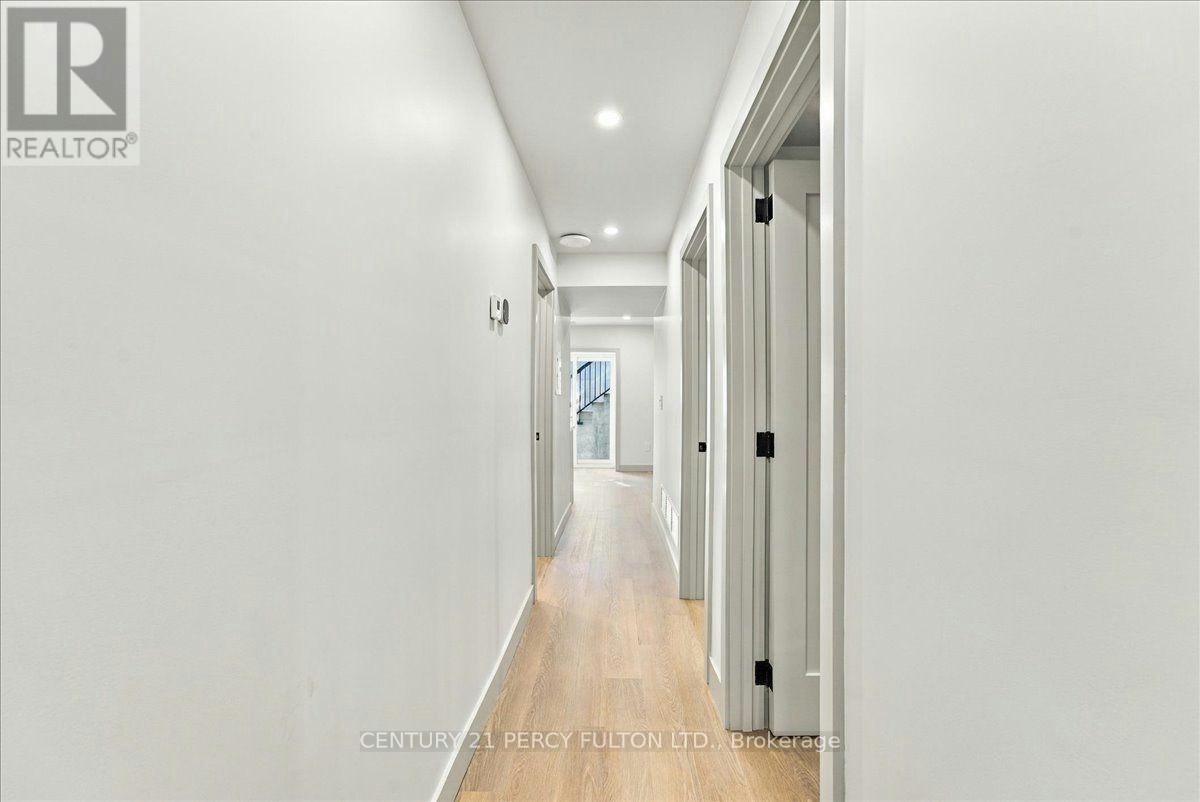 BSMT-113 Hatherley Road, Toronto, ON, M6E 1W4 - 7