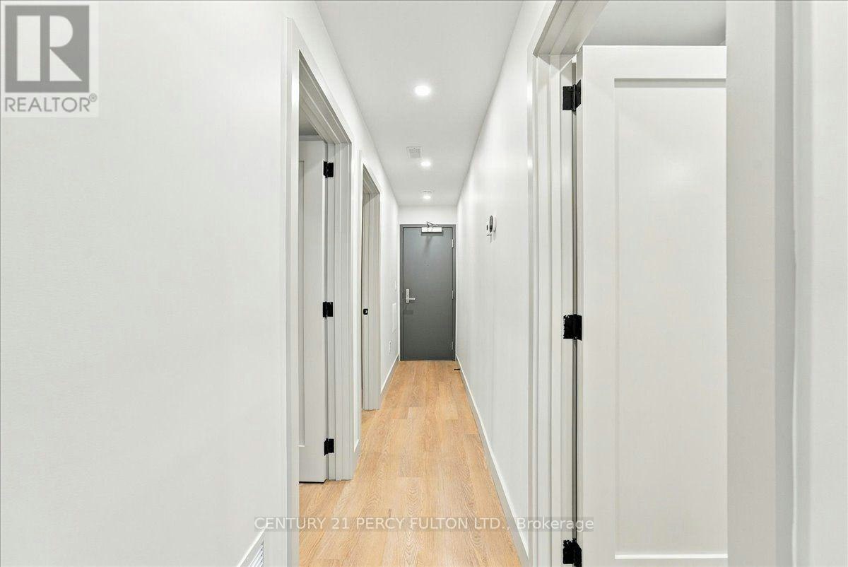 BSMT-113 Hatherley Road, Toronto, ON, M6E 1W4 - 8