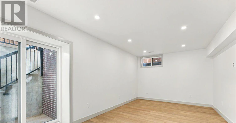 BSMT-113 Hatherley Road, Toronto, ON, M6E 1W4 - 4