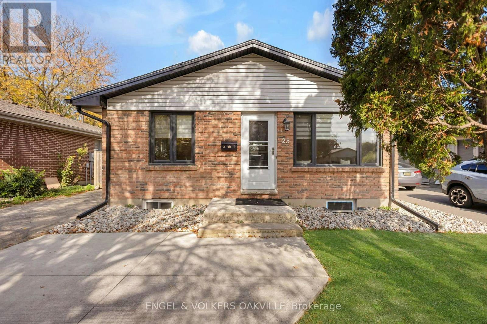 25 Hines Crescent, London, ON, N6C 3A2