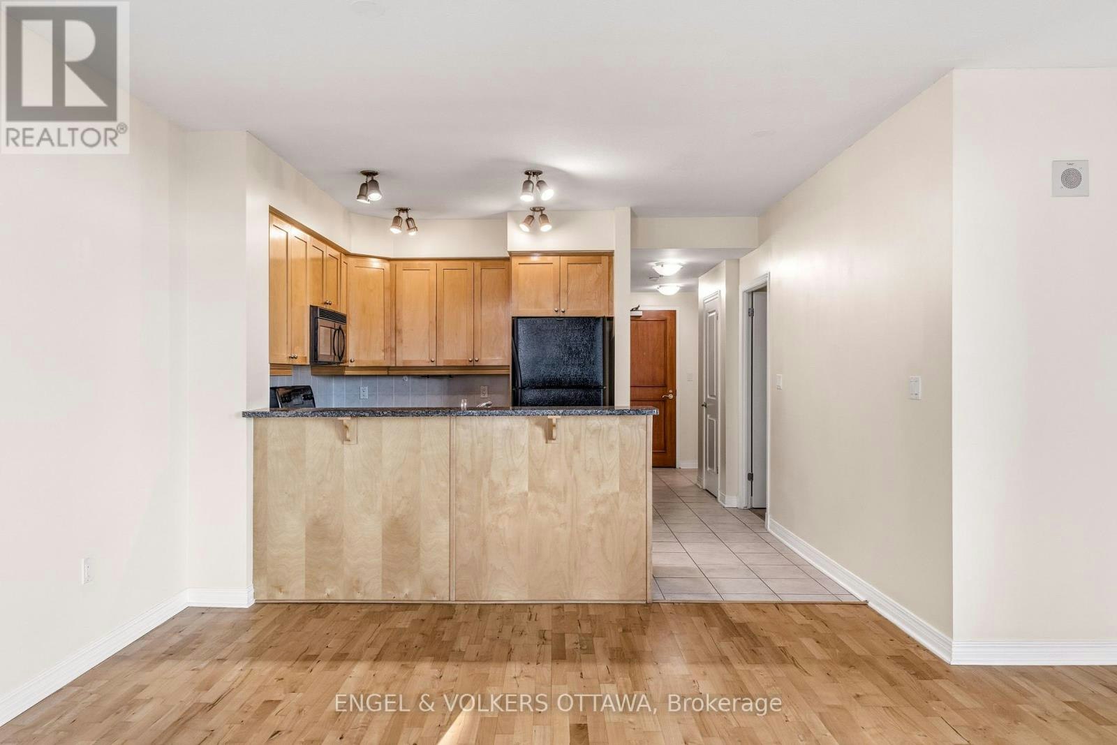 406-570 Laurier Avenue, Ottawa, ON, K1R 1C8 - 4