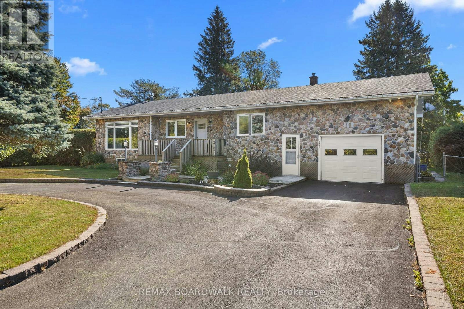2187 Des Pins Street, Limoges, ON, K0A 2M0