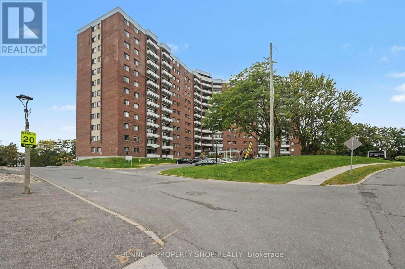 1217-20 Chesterton Drive, Ottawa, ON, K2E 6Z7