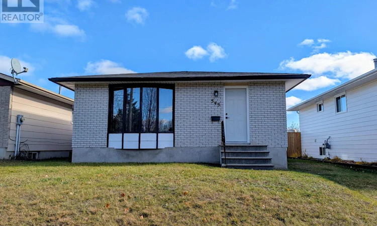 545 Lanark Crescent