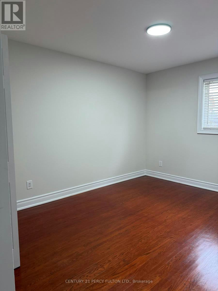 29 Lawnmere Crescent, Toronto, ON, M1S 2T1 - 14