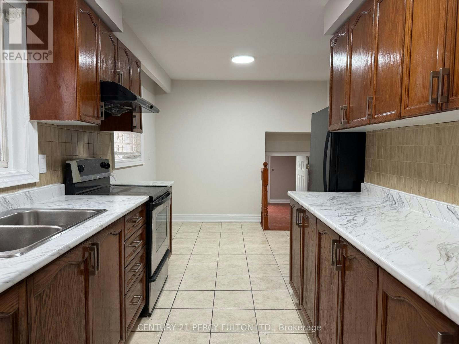 29 Lawnmere Crescent, Toronto, ON, M1S 2T1 - 11