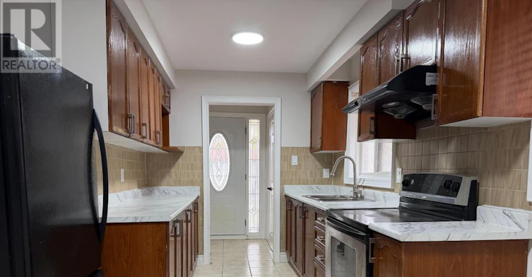 29 Lawnmere Crescent, Toronto, ON, M1S 2T1 - 10