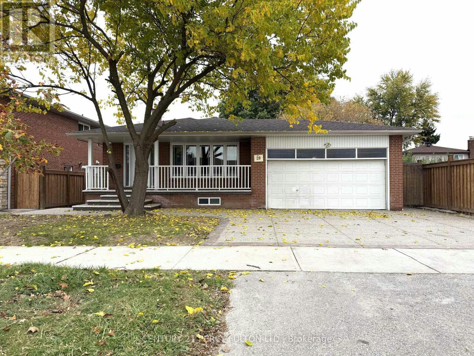 29 Lawnmere Crescent, Toronto, ON, M1S 2T1 - 2