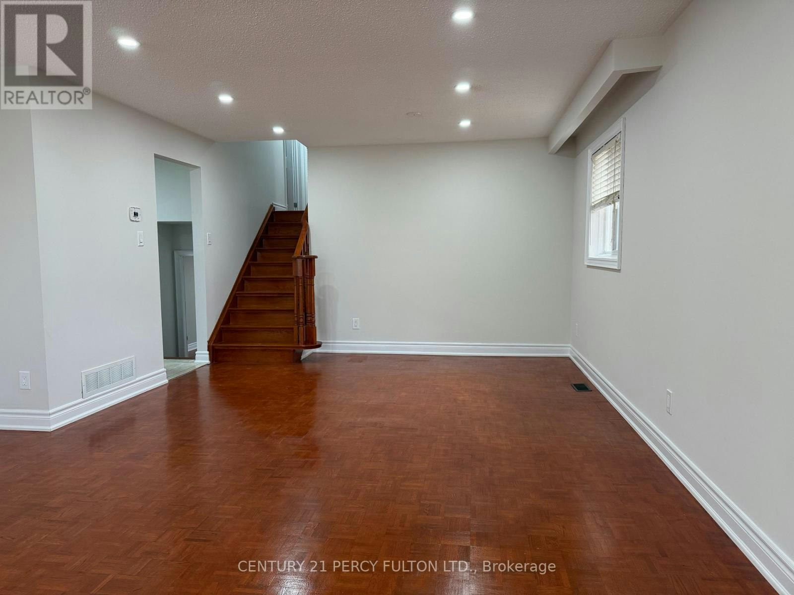 29 Lawnmere Crescent, Toronto, ON, M1S 2T1 - 9