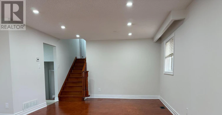 29 Lawnmere Crescent, Toronto, ON, M1S 2T1 - 9