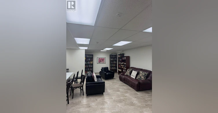 204-496 Yonge Street, Barrie, ON, L4N 4E2 - 9