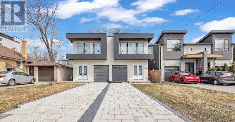 25B Pine Avenue N, Mississauga, ON, L5H 2P9