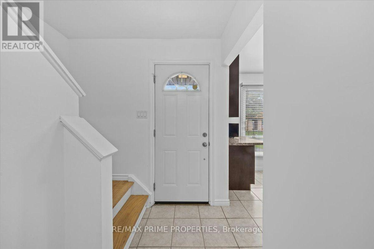 29-6252 Castille Court, Ottawa, ON, K1C 1X5 - 2