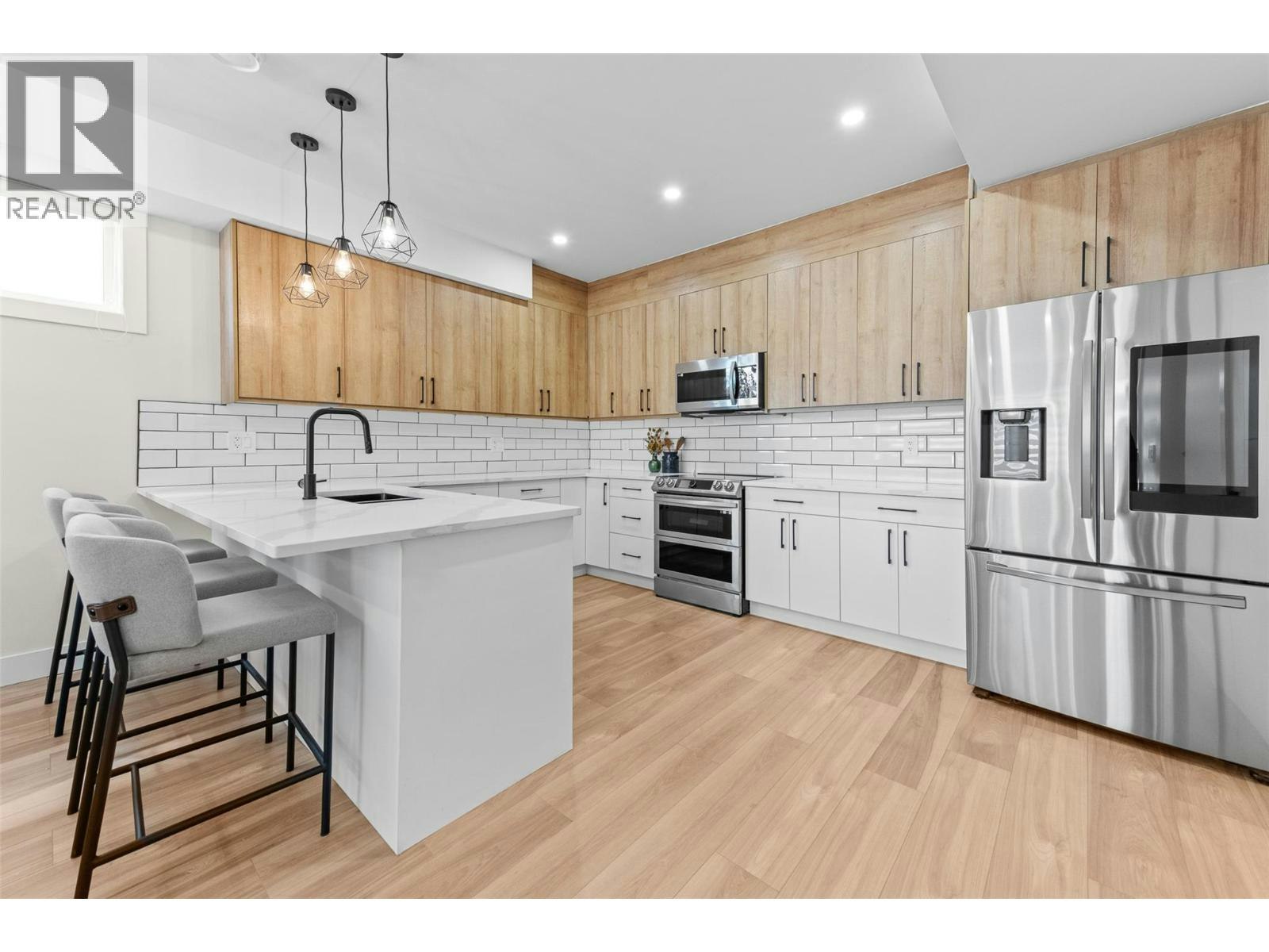 1-1030 Martin Avenue, Kelowna, BC, V1Y 6V5