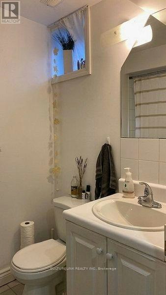 LOWER-119 Montrose Avenue, Toronto, ON, M6J 2T6 - 12