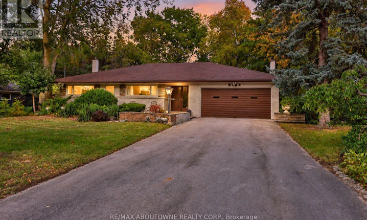 2086 Glenforest Crescent