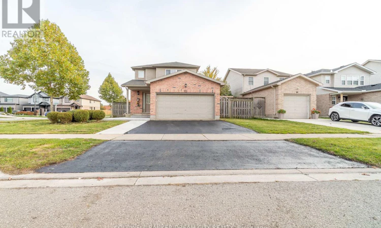 976 Kimball Crescent