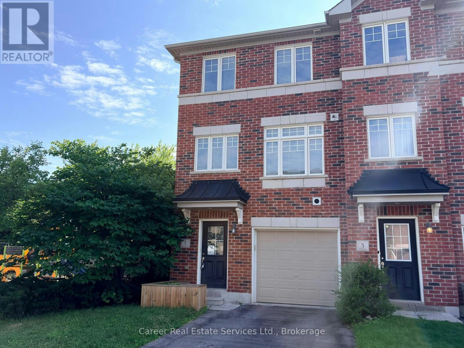 7 Ken Bromley Lane, Clarington, ON, L1G 6X3