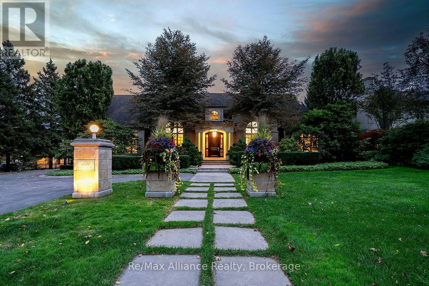 1426 Lakeshore Road E, Oakville, ON, L6J 1M1