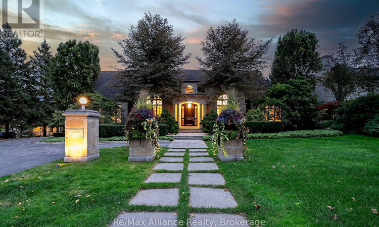 1426 Lakeshore Road E