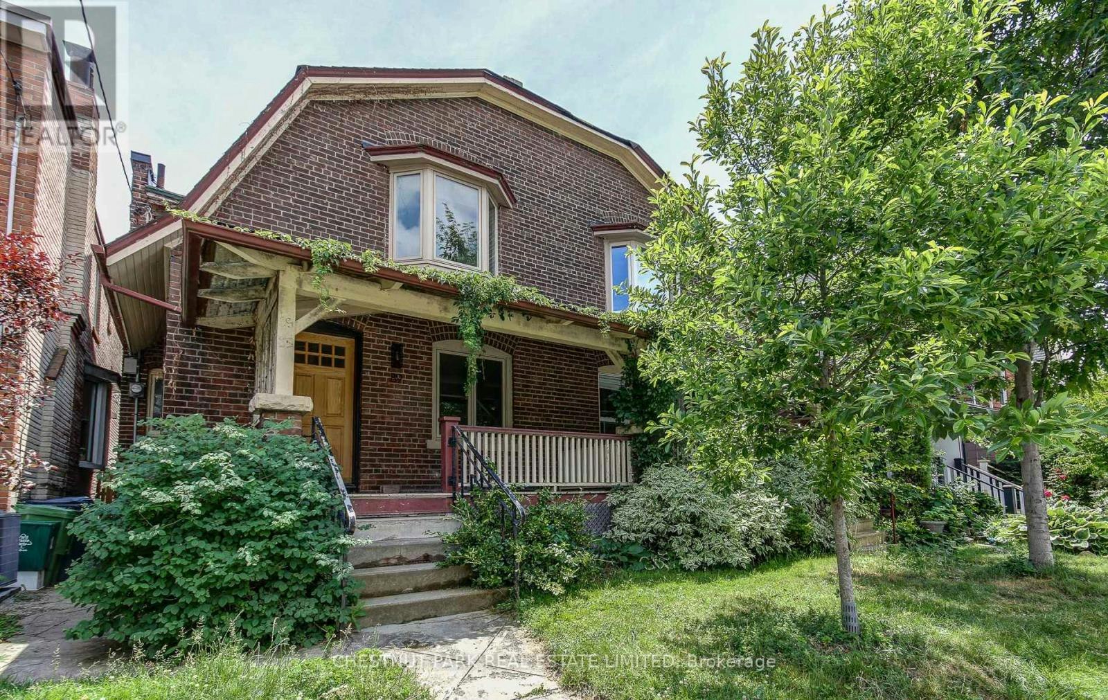 89 Fern Avenue, Toronto, ON, M6R 1K2
