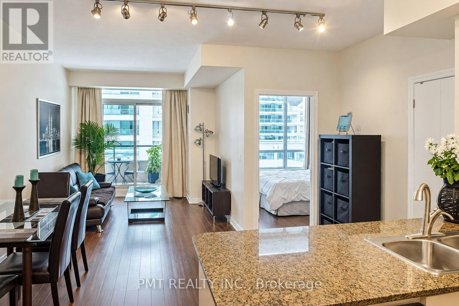 408-12 Yonge Street, Toronto, ON, M5E 1Z9