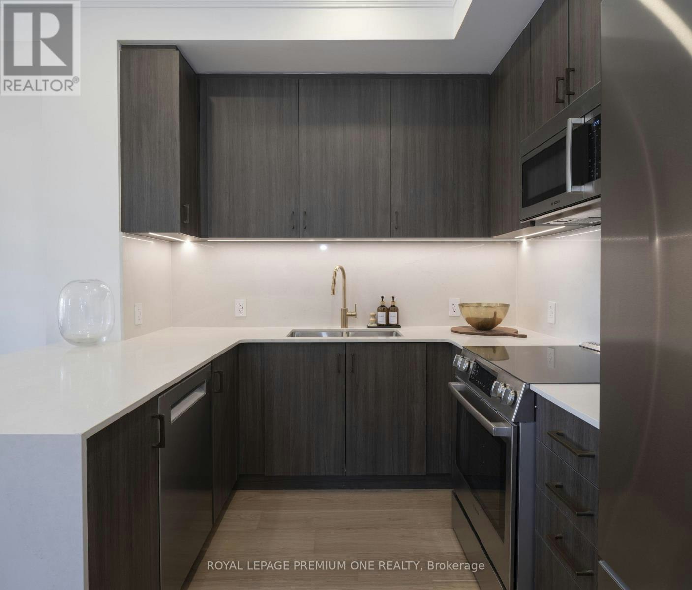 39-30 Commerce Trail, Toronto, ON, M6N 0C2 - 14