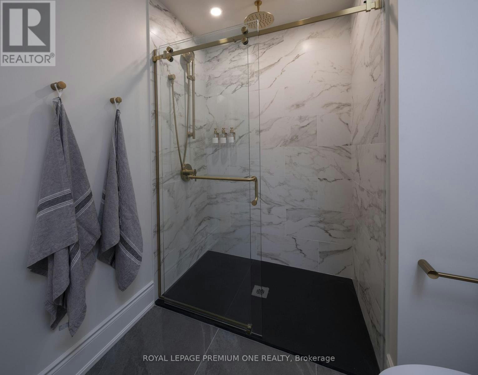 39-30 Commerce Trail, Toronto, ON, M6N 0C2 - 23