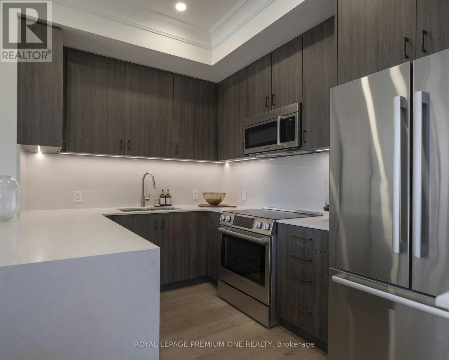 39-30 Commerce Trail, Toronto, ON, M6N 0C2 - 16