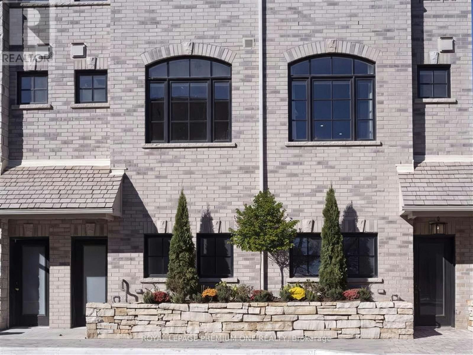 39-30 Commerce Trail, Toronto, ON, M6N 0C2 - 3