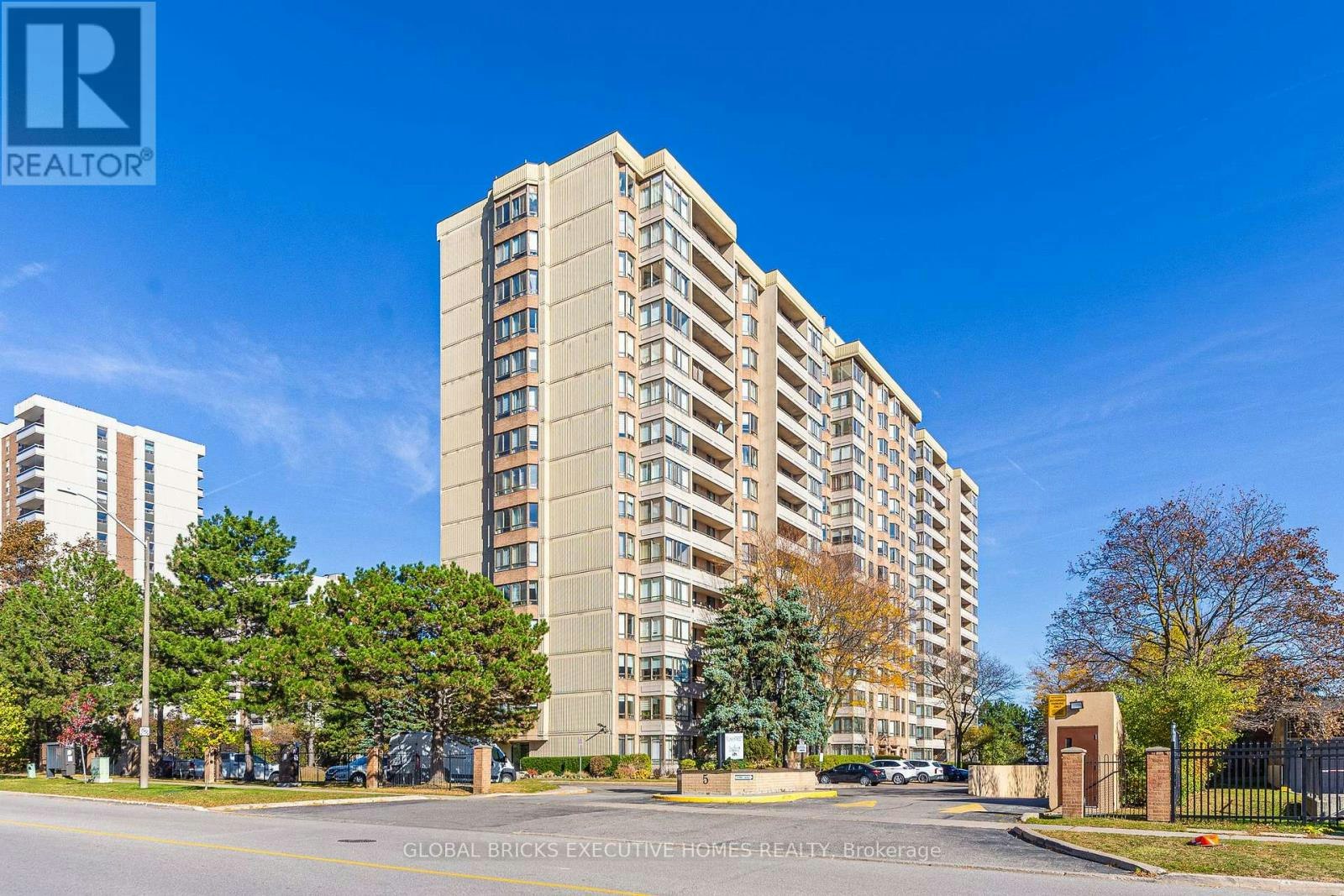 1404-5 Lisa Street, Brampton, ON, L6T 4T4