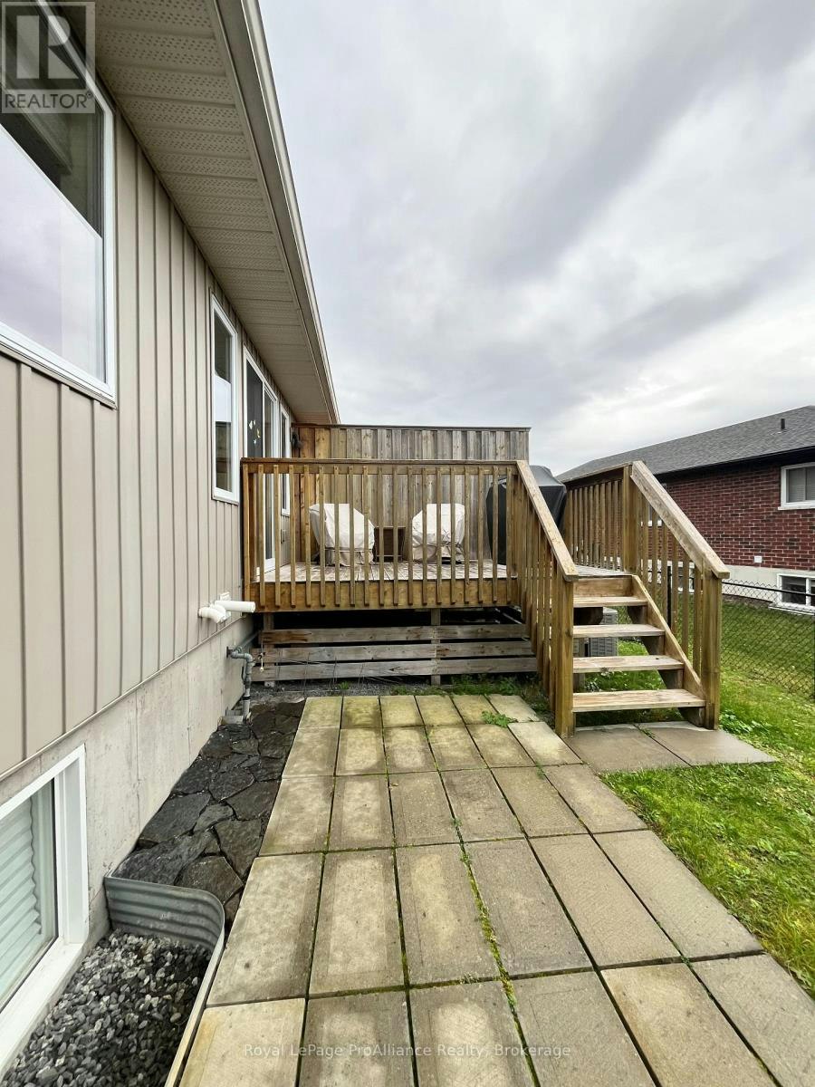 31 Chinook Street, Belleville, ON, K8P 0C6 - 23
