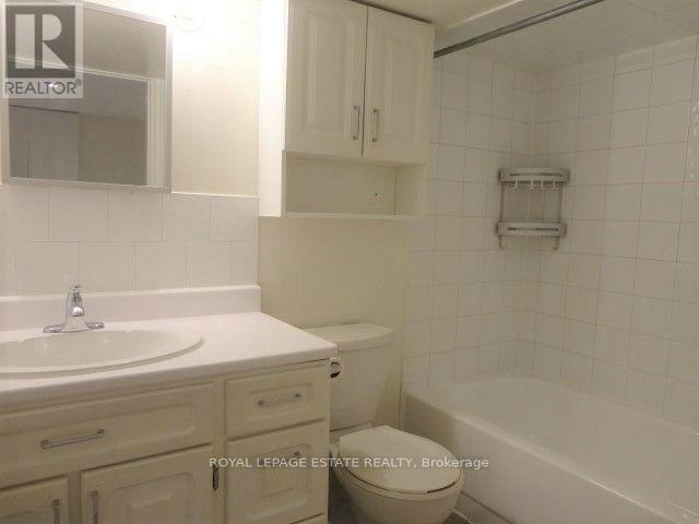 BSMT-190 Wineva Avenue, Toronto, ON, M4E 2T4 - 12