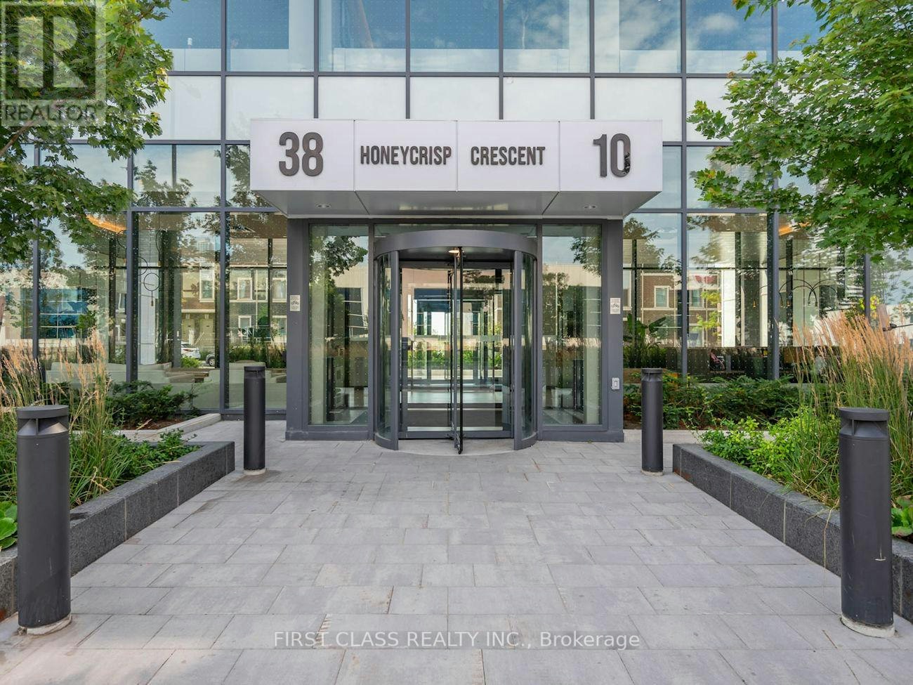 2116-38 Honeycrisp Crescent, Vaughan, ON, L4K 0M8