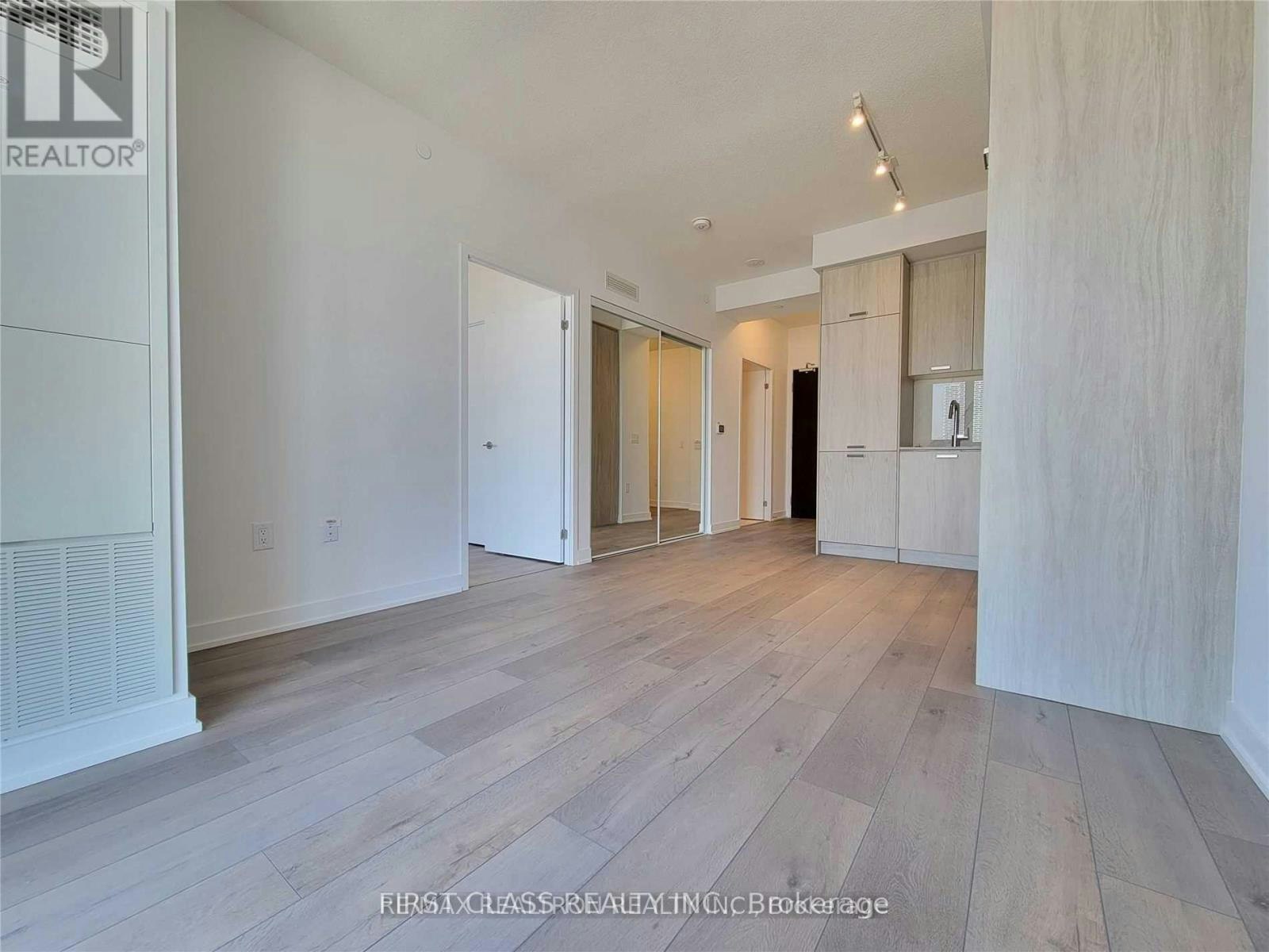 2116-38 Honeycrisp Crescent, Vaughan, ON, L4K 0M8 - 11