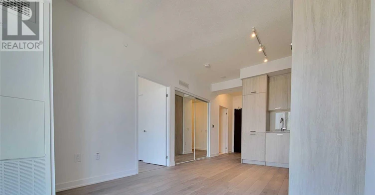 2116-38 Honeycrisp Crescent, Vaughan, ON, L4K 0M8 - 11