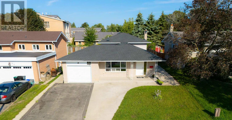 43 Davies Crescent, Barrie, ON, L4M 2M4