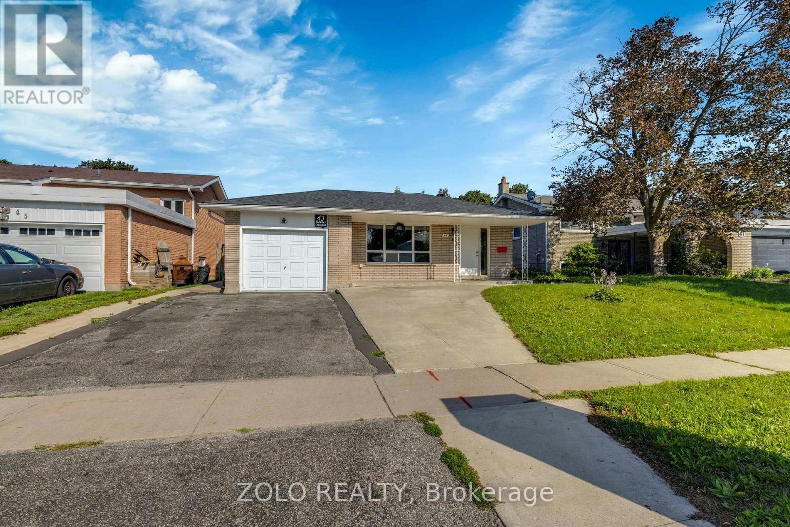 43 Davies Crescent, Barrie, ON, L4M 2M4 - 2