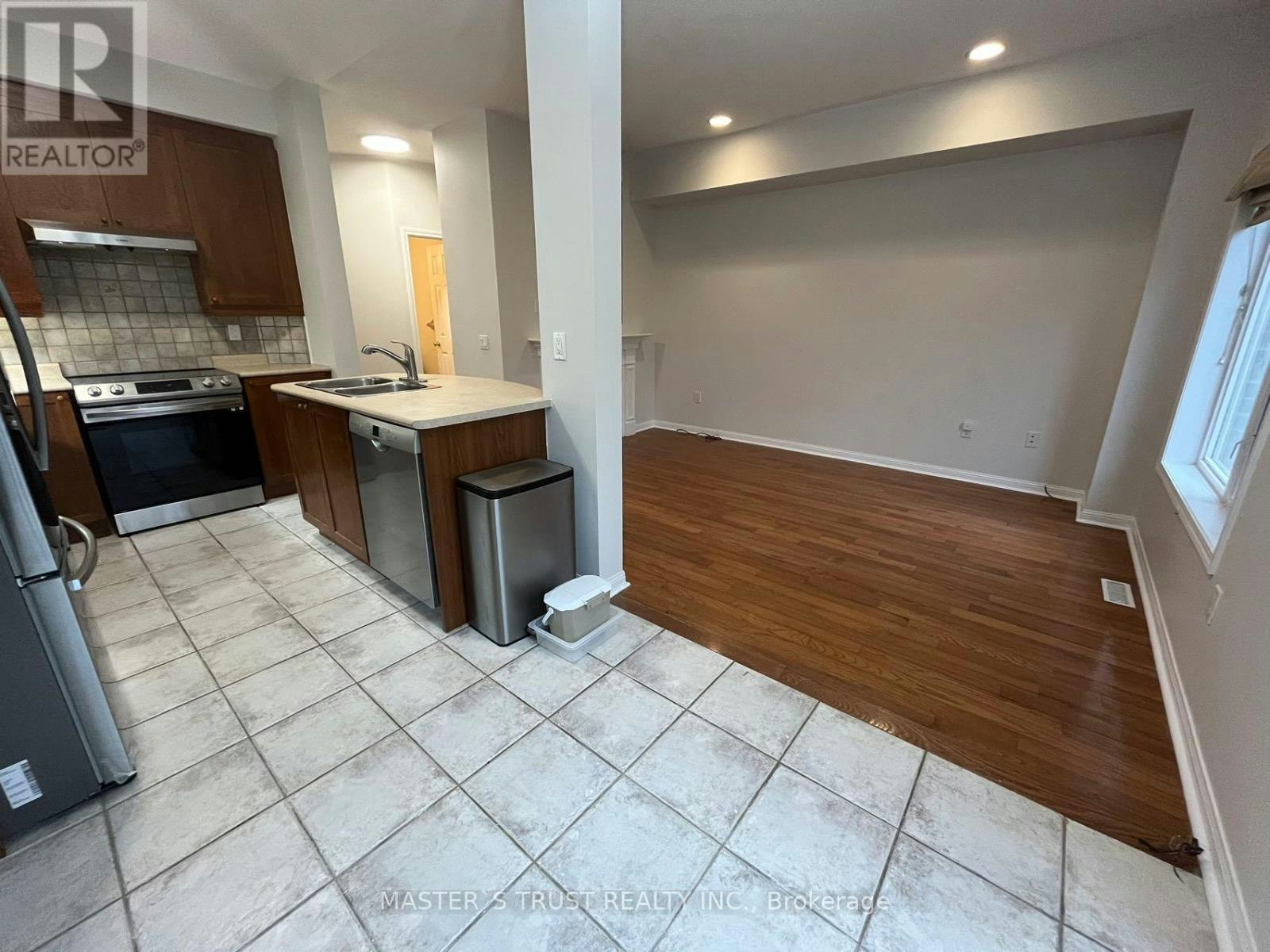 40-100 Elgin Mills Road W, Richmond Hill, ON, L4C 4M2 - 11