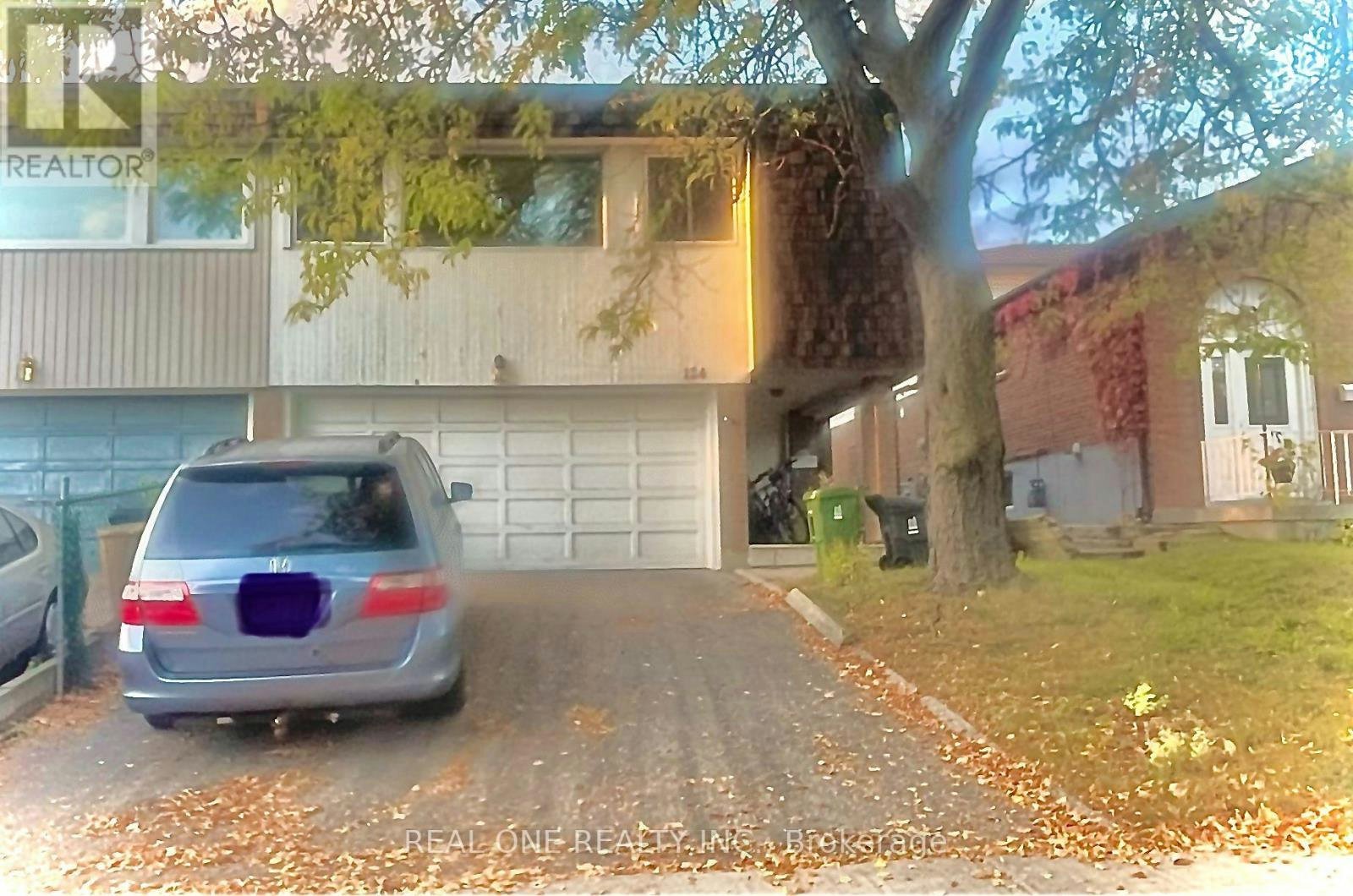 124 Angus Drive, Toronto, ON, M2J 2X1