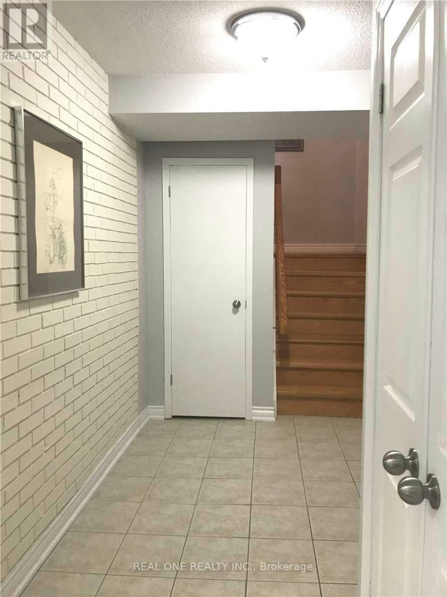 124 Angus Drive, Toronto, ON, M2J 2X1 - 3
