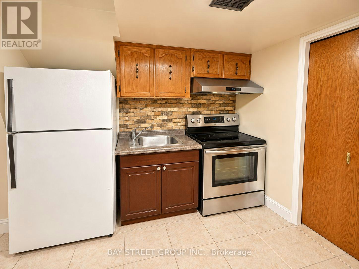 LOWER LEVEL-316 Eaglewood Drive, Hamilton, ON, L8W 1T5 - 12