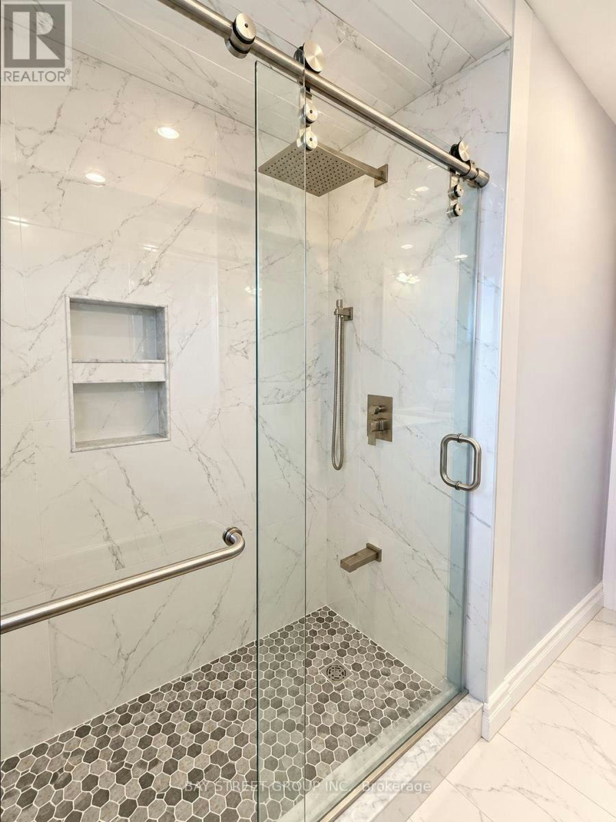 UPPER LEVEL-237 Lawnhurst Court, Hamilton, ON, L8V 4R4 - 8