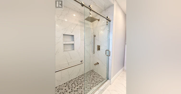 UPPER LEVEL-237 Lawnhurst Court, Hamilton, ON, L8V 4R4 - 8